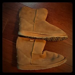 Emu boots NEW